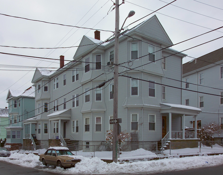 139 Merchant St in Fall River, MA - Building Photo