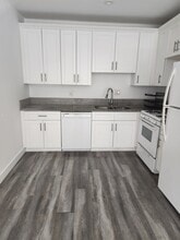 210 N Cordova St in Burbank, CA - Foto de edificio - Building Photo