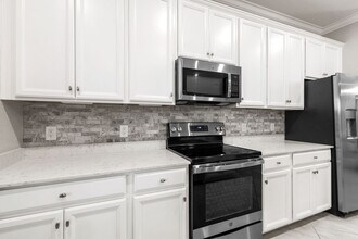 12023 Hawthorn Lake Dr in Ft. Myers, FL - Building Photo - Building Photo
