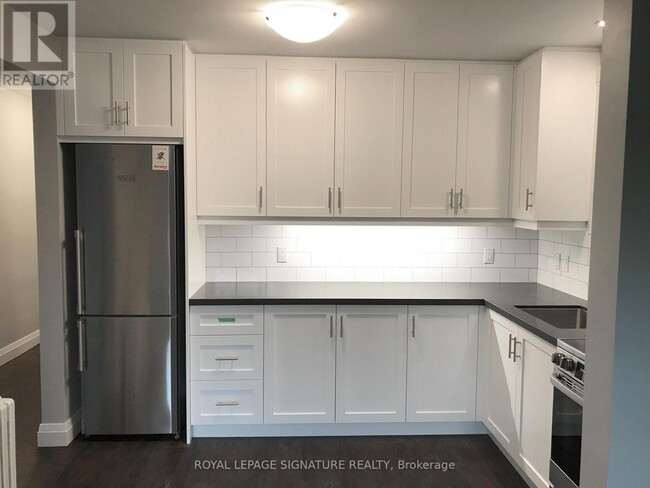 property at 273 Lakeshore Rd E