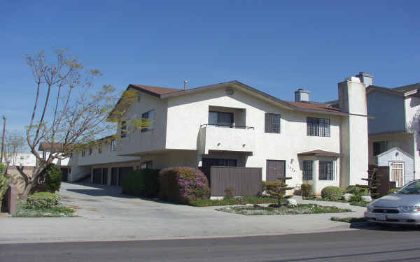 1233 W 168th St in Gardena, CA - Building Photo