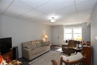 2129 Story St, Unit B in Boone, IA - Foto de edificio - Building Photo