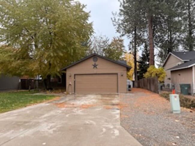 9754 N Ptarmigan Dr in Hayden, ID - Building Photo - Building Photo