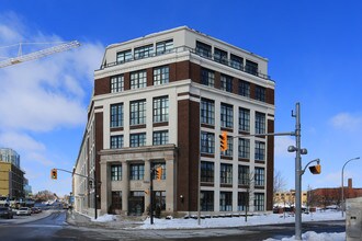 404-410 King St W in Kitchener, ON - Building Photo - Building Photo