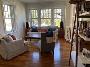 52 Summit Ave in Brookline, MA - Building Photo - Building Photo