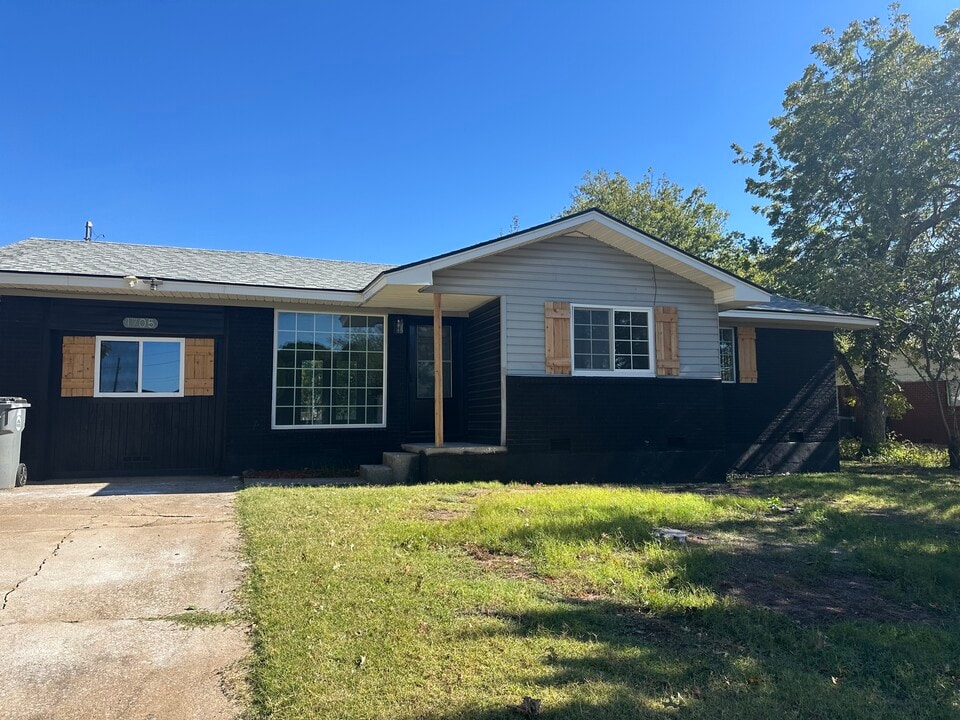 1705 NW 48th St in Lawton, OK - Building Photo