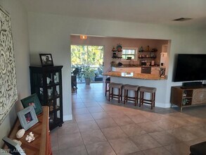 893 E Valley Dr in Bonita Springs, FL - Building Photo - Building Photo