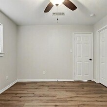 225 Bryan St in Denton, TX - Building Photo - Building Photo