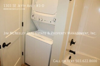 1303 SE Jetty Ave in Warrenton, OR - Building Photo - Building Photo