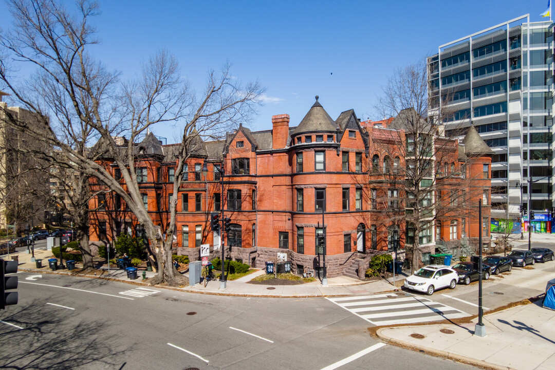 2205 K Street Apartments in Washington, DC - Foto de edificio