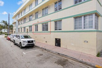 530 Ocean Dr in Miami Beach, FL - Foto de edificio - Building Photo