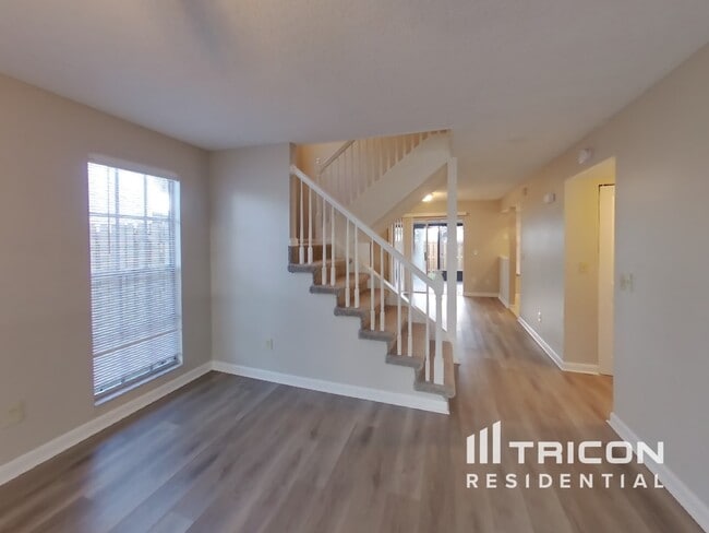 11011 Greenaire Dr in Tampa, FL - Building Photo - Building Photo