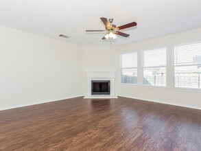 103 Red Wolf Ln in Red Oak, TX - Building Photo - Building Photo