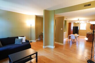 615 Westgate Ave, Unit C in University City, MO - Foto de edificio - Building Photo