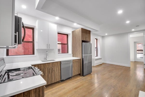 226 E 25th St in New York, NY - Building Photo - Building Photo