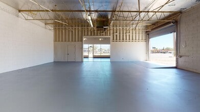 3390 S Market St in Redding, CA - Building Photo - Building Photo