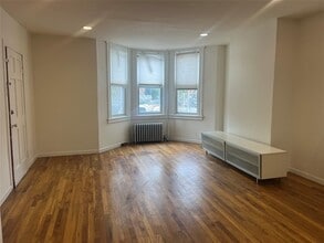 99-22 34th Ave in Queens, NY - Building Photo - Building Photo