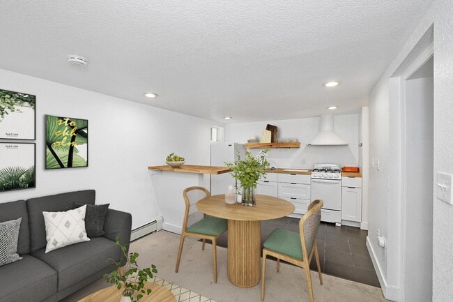 Stylish Governors' Park 1 bed/1 bath apart in Denver, CO - Building Photo - Building Photo