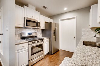 138 Dean St in San Antonio, TX - Building Photo - Building Photo
