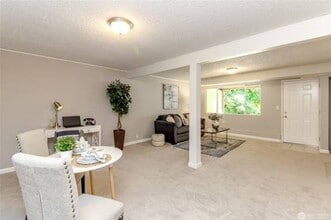 30240 7th Ave S in Federal Way, WA - Building Photo - Building Photo