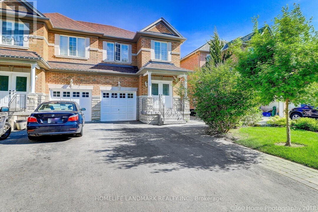 35 Decoroso Dr in Vaughan, ON - Building Photo