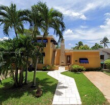 4472 SW 9th Ln in Miami, FL - Building Photo