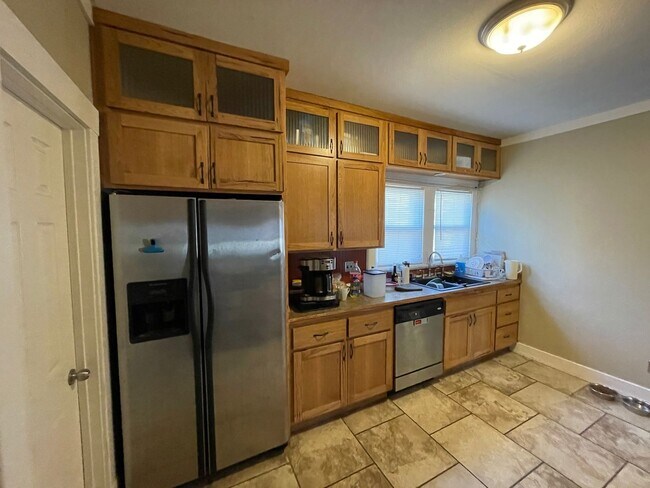 1709 Laramie St-Unit -#1A & #1B in Manhattan, KS - Building Photo - Building Photo