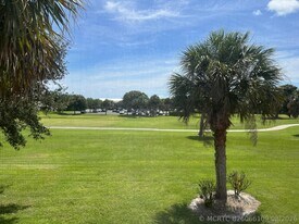 4300 Gator Trace Dr in Fort Pierce, FL - Building Photo