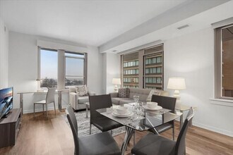 400 Army Navy Dr in Arlington, VA - Foto de edificio - Building Photo
