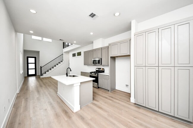 property at 4338 Avron Dr