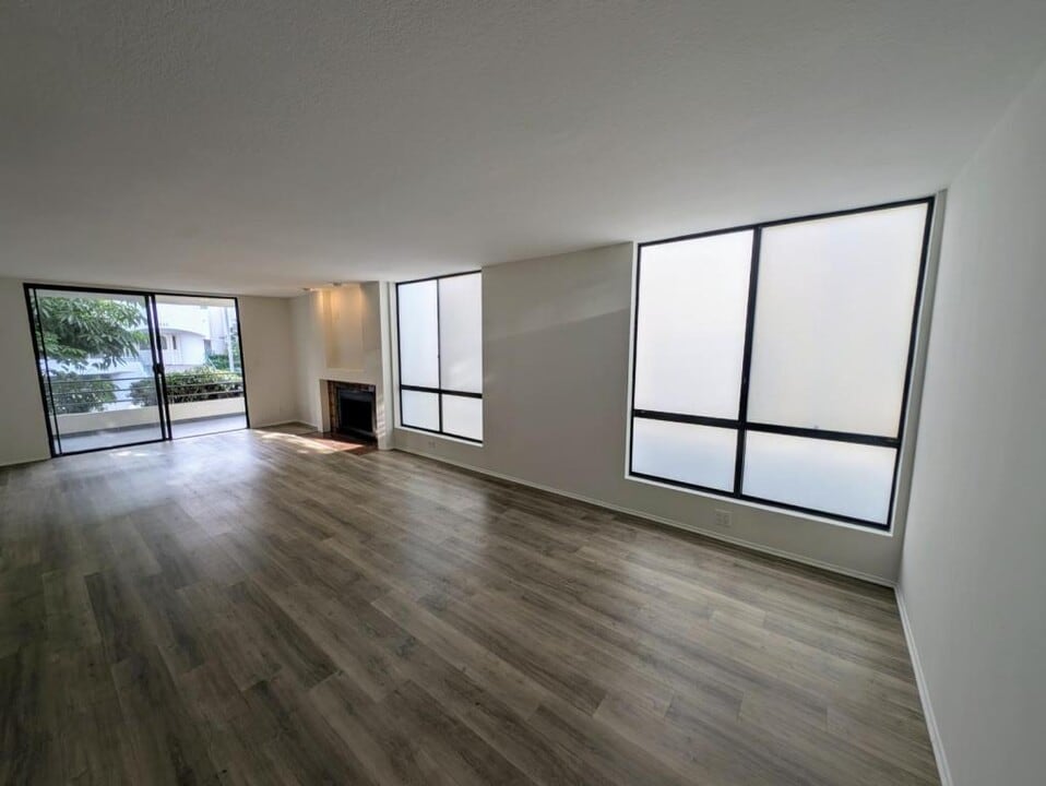 1312 S Saltair Ave in Los Angeles, CA - Building Photo