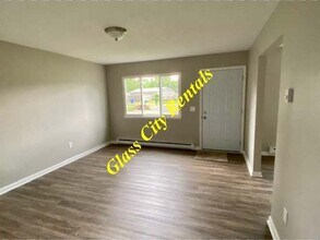 4429 Dunloe Ct in Toledo, OH - Building Photo - Building Photo