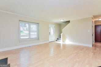 2843 Creekwood Dr SW in Snellville, GA - Building Photo - Building Photo
