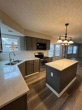 208 Caswell Dr in Gahanna, OH - Building Photo - Building Photo