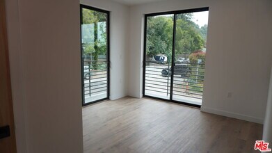 10867 Fruitland Dr in Los Angeles, CA - Building Photo - Building Photo