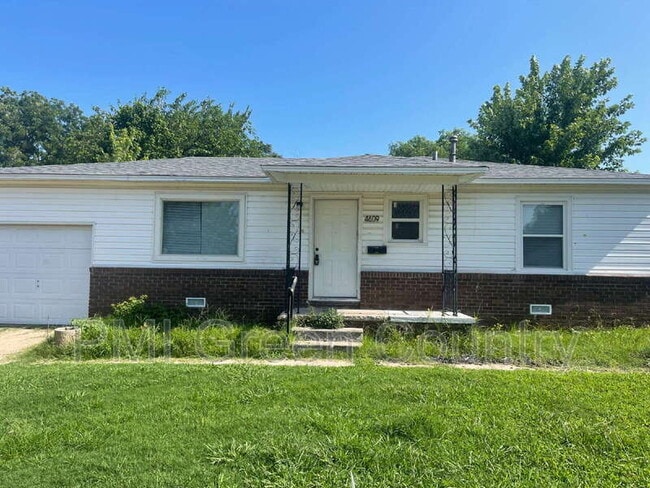 property at 4609 W 3rd St