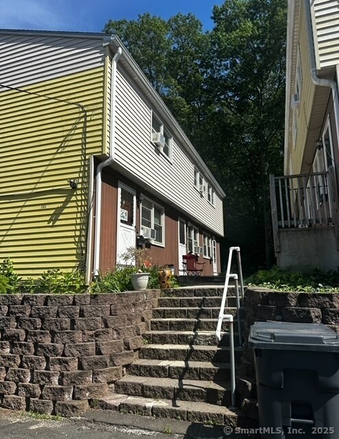 185 Newell Ave in Bristol, CT - Building Photo