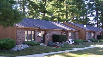 Cedar Village I & II in Gladwin, MI - Foto de edificio