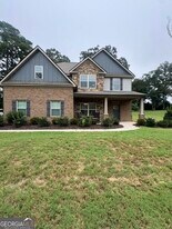 320 Homestead Cir in Forsyth, GA - Building Photo