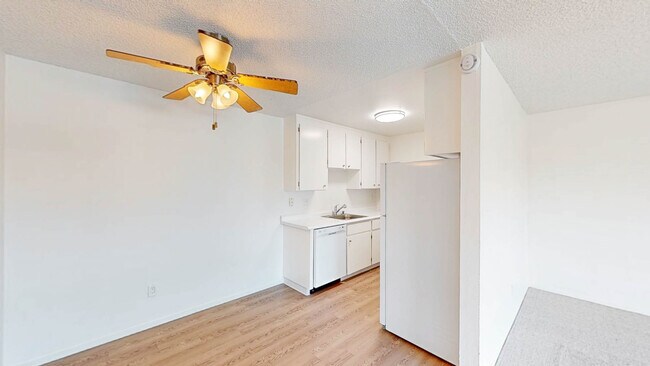 400 Alameda del Prado in Novato, CA - Building Photo - Building Photo