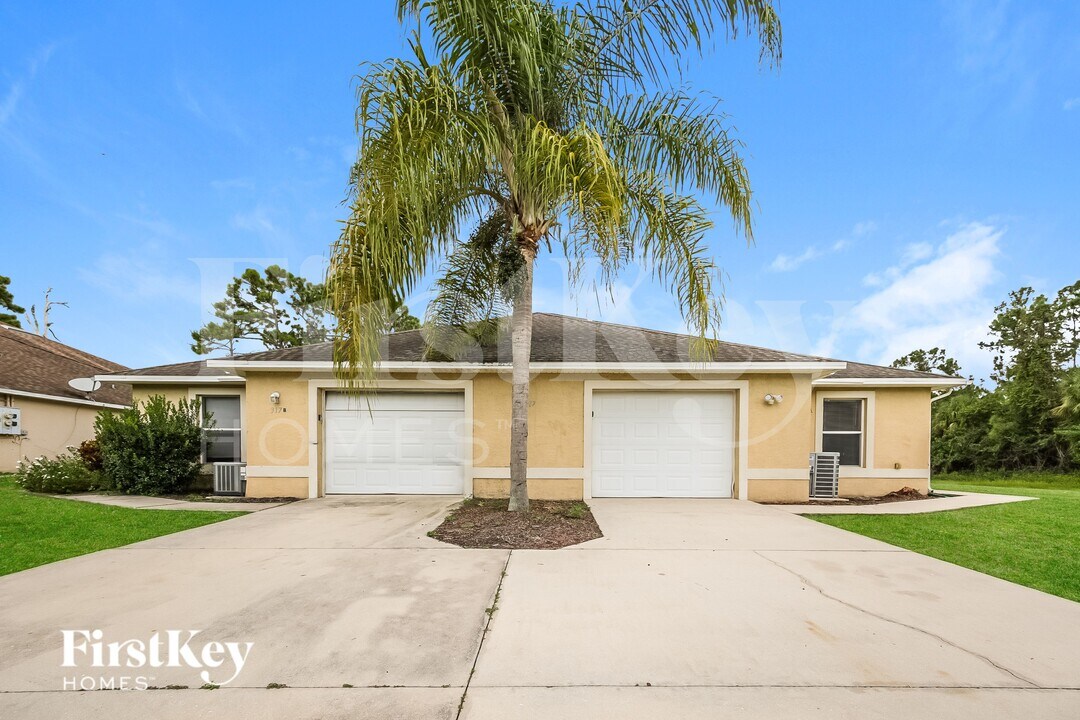 317 Melissa Dr in Lehigh Acres, FL - Foto de edificio