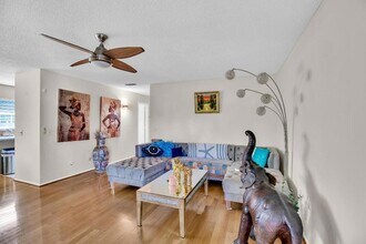 2 Vis Gdns Trl, Unit 202 in Vero Beach, FL - Building Photo - Building Photo