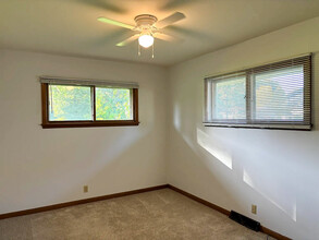 37 W Klubertanz Dr in Sun Prairie, WI - Building Photo - Building Photo