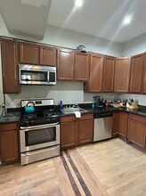 2749 N Ashland Ave, Unit 1st flr in Chicago, IL - Foto de edificio - Building Photo