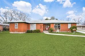 9533 Dixie Ln in Dallas, TX - Building Photo