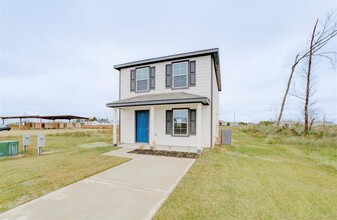 1352 Rd 5708 in Cleveland, TX - Building Photo - Building Photo