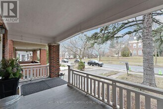145 Glengrove Ave W in Toronto, ON - Building Photo - Building Photo