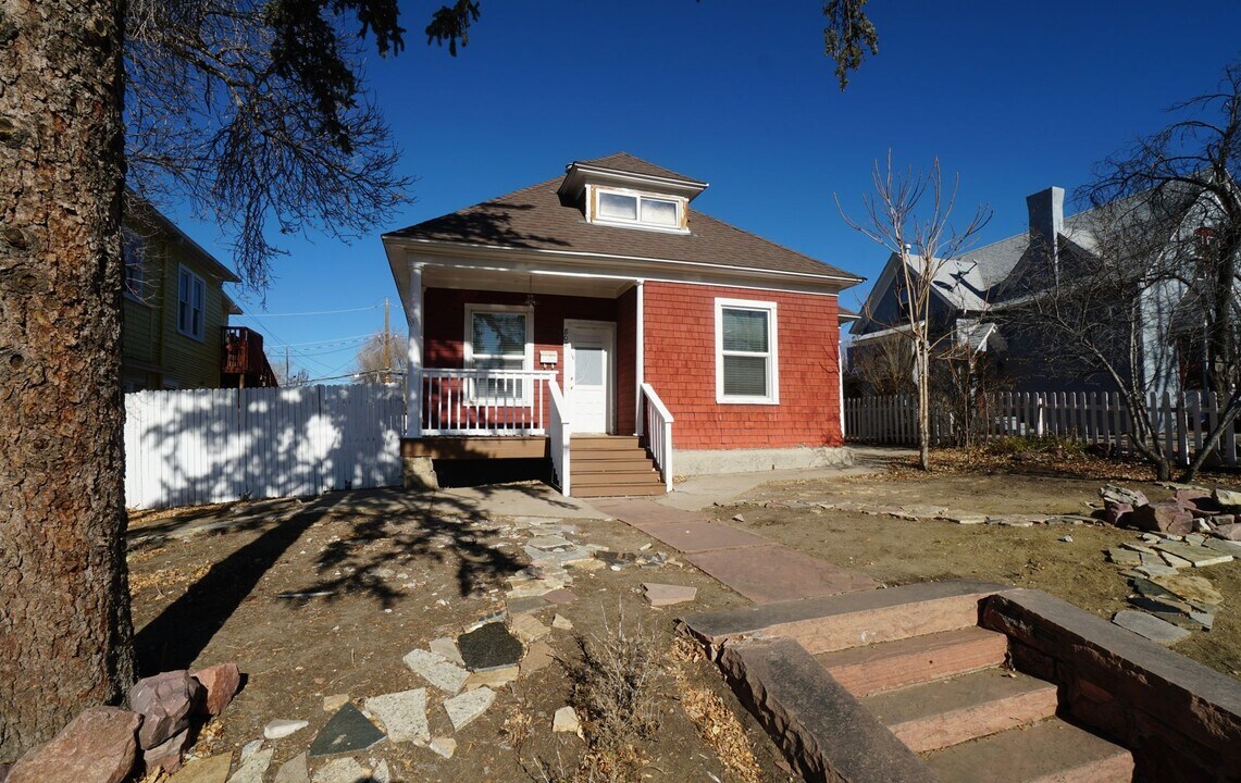 808 E Kiowa St in Colorado Springs, CO - Building Photo