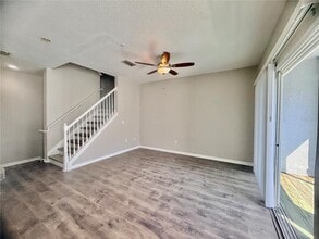 2424 Grand Central Pkwy in Orlando, FL - Building Photo - Building Photo