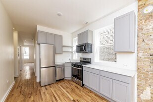 1638 W 18th Pl, Unit 2R in Chicago, IL - Building Photo